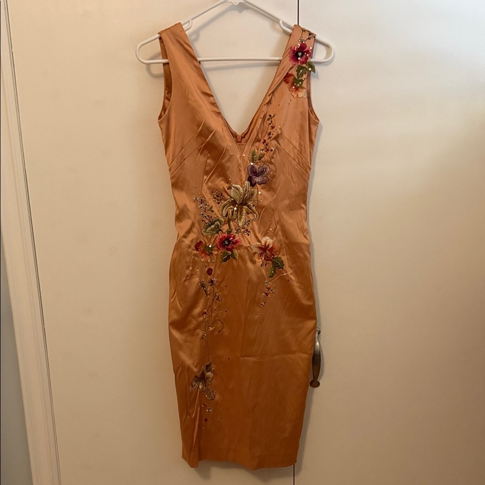 Chic Backless Floral Embroidered Dress